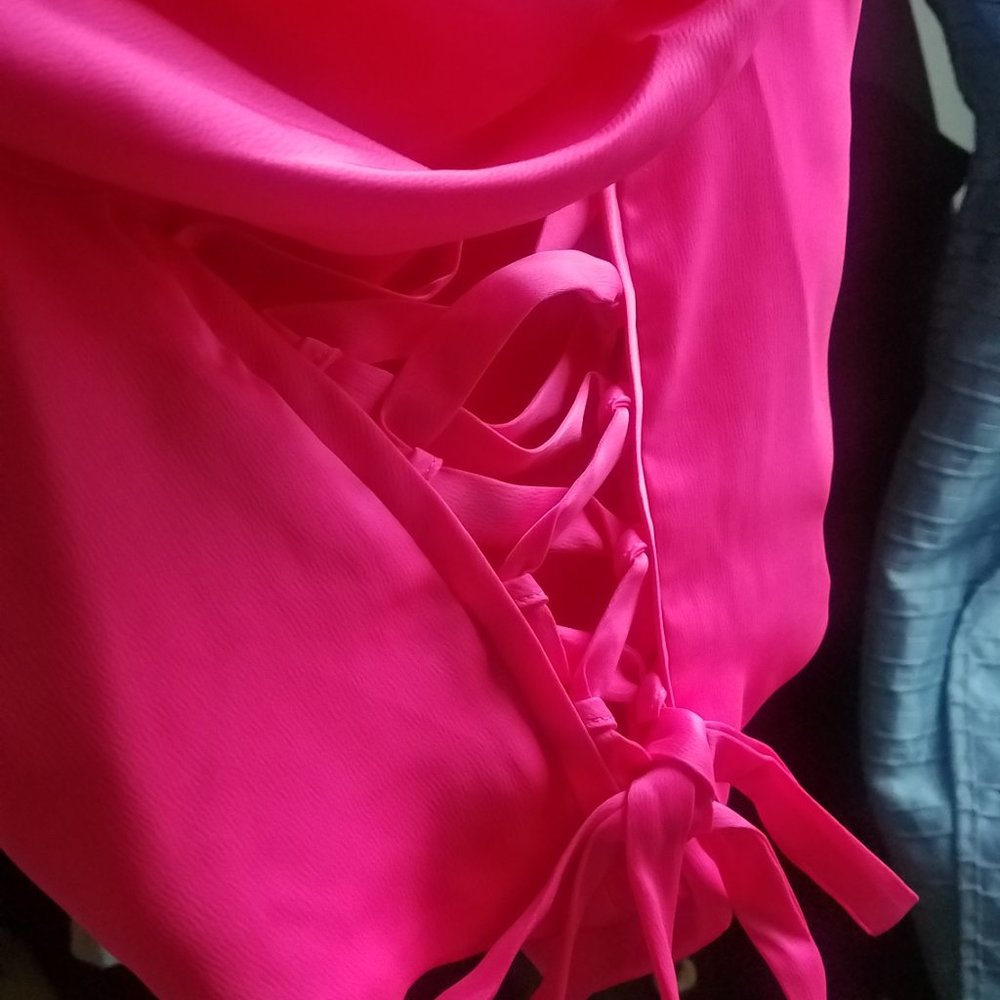 NWT Silence + Noise Mimi Cowl Neck Halter Barbie Hot Pink Top - Picture 8 of 8